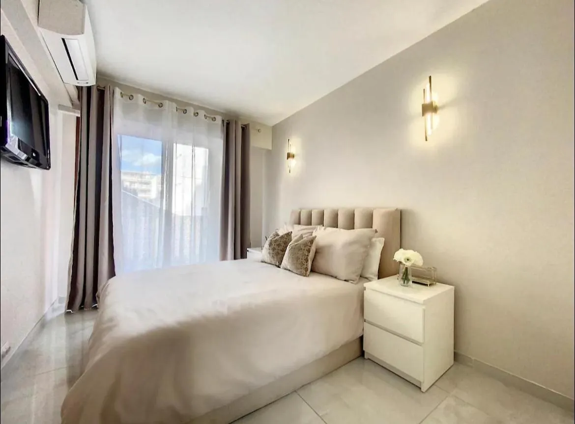 Modern Flat Cannes Center
